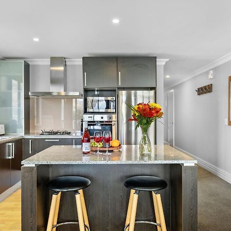 Lakefront Luxury 912 The Beacon 3 Bedroom Куийнстаун Екстериор снимка